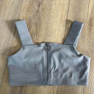 Alo Yoga Women's Grey and Silver Bra